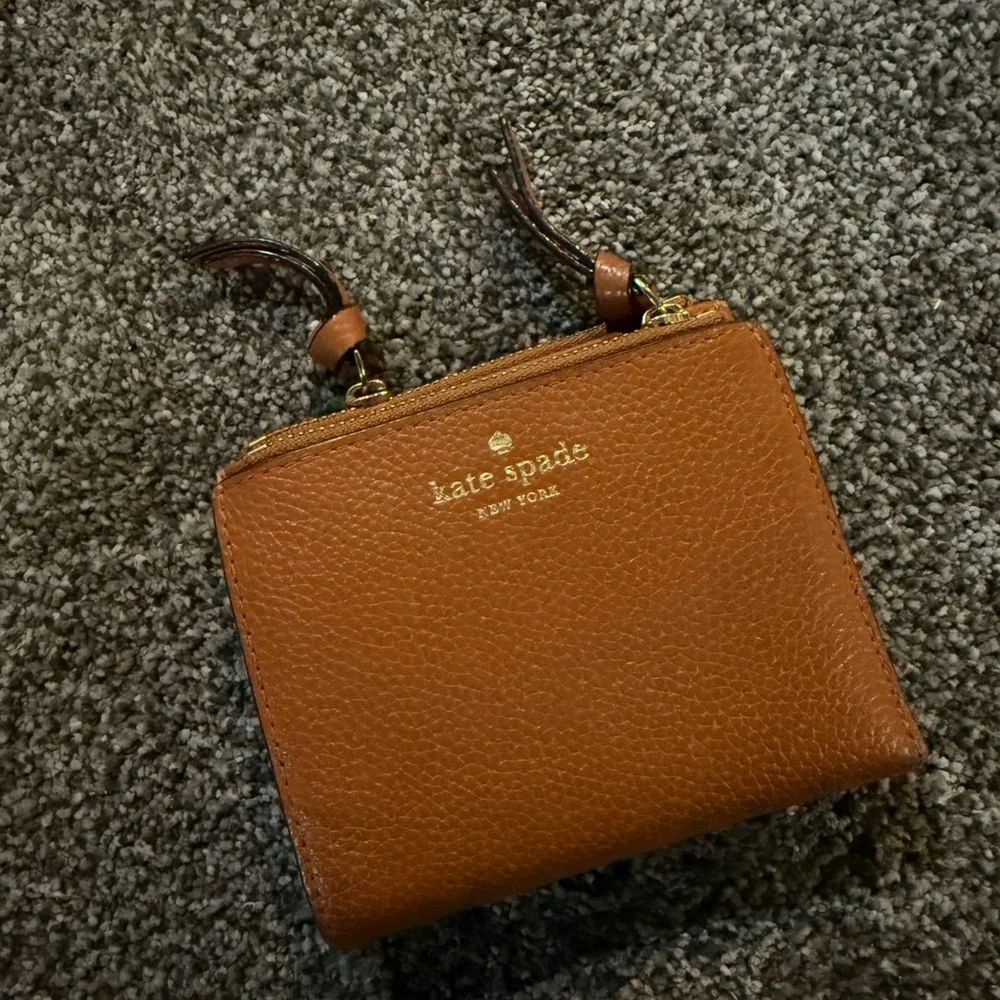Kate Spade Tan Leather Wallet - Picture 1 of 3